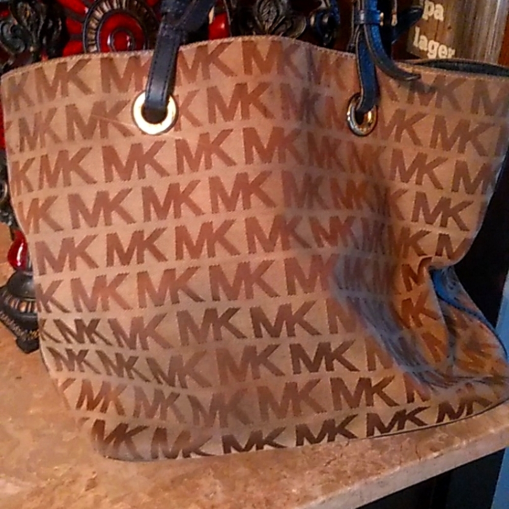 Michael kor purse